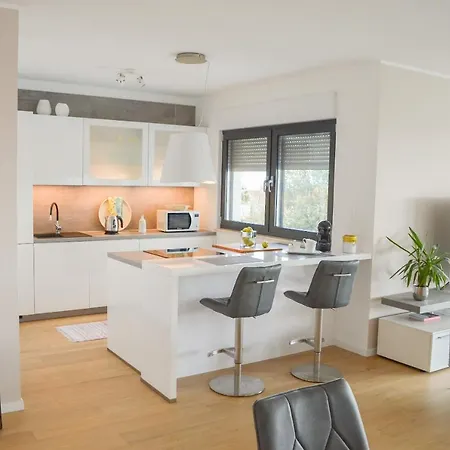 Rova Apartment *